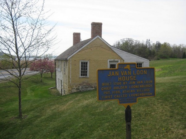 jan_van_loon_house_-athens-ny